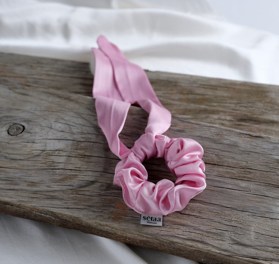 Madeleine, chouchou-foulard, rose tendre - setaa.fr - accessoires - en - satin - de - soie - teinture - naturelle - vegetale